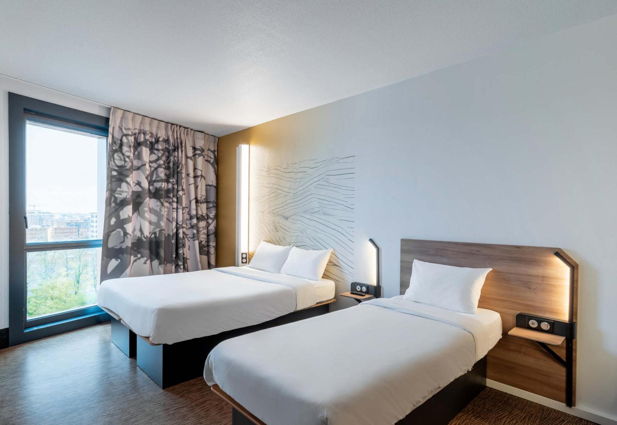 B&B Hotel Lille Grand Stade วีเนิฟดัสก์ ภายนอก รูปภาพ