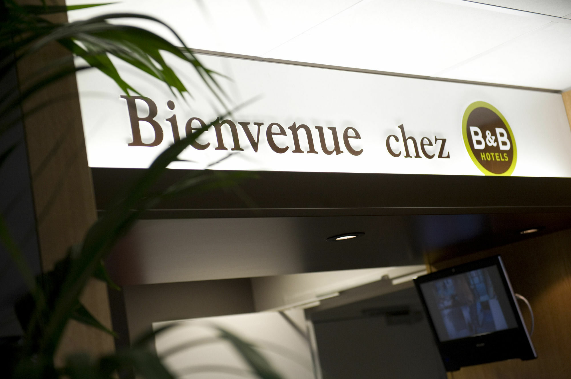 B&B Hotel Lille Grand Stade วีเนิฟดัสก์ ภายนอก รูปภาพ